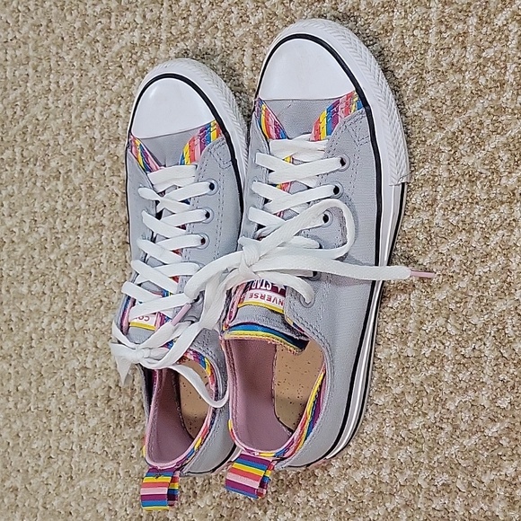 Converse.  Youth size 5. Gray with rainbow. - Picture 3 of 5